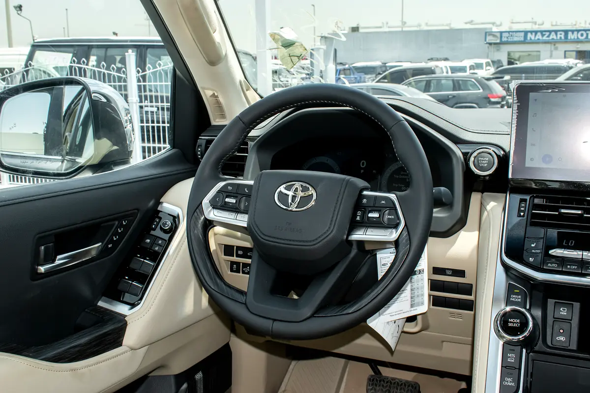 TOYOTA Land Cruiser VXR 2026 - photo 11 - Import Émirats | International Cars