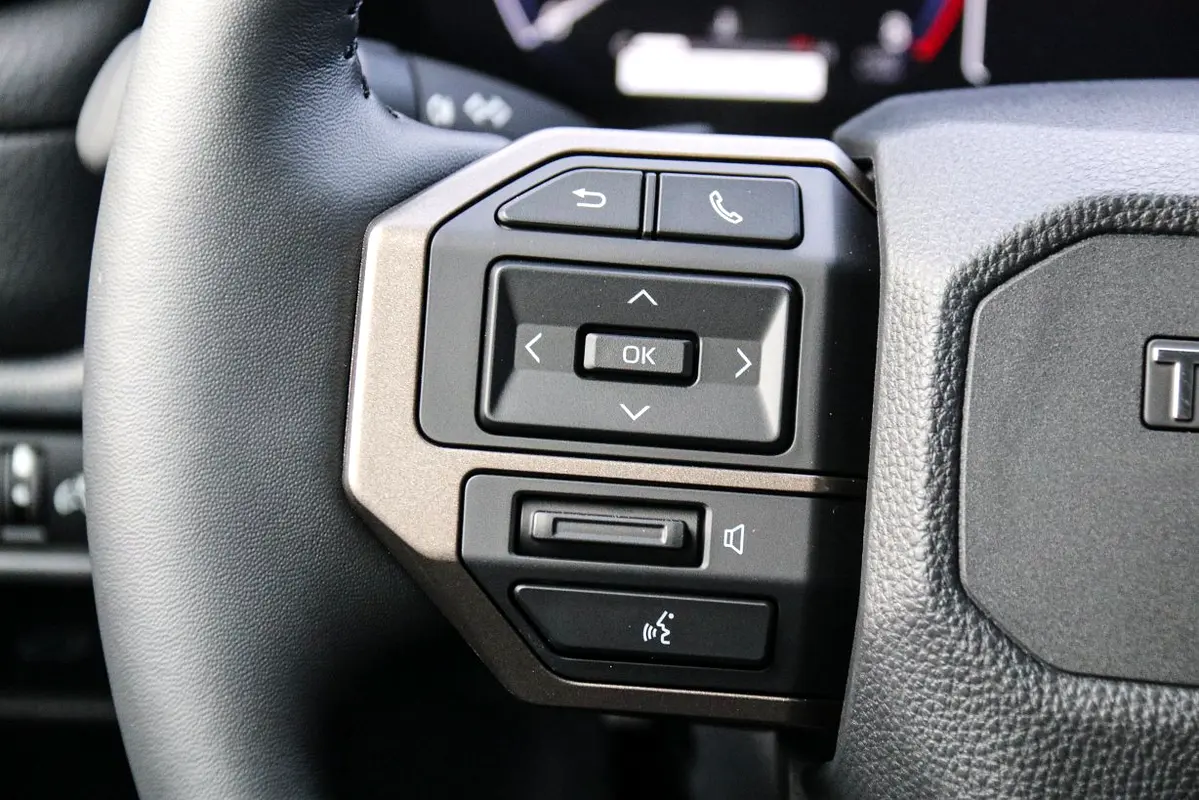 TOYOTA Prado Other 2024 - photo 11 - Import Émirats | International Cars