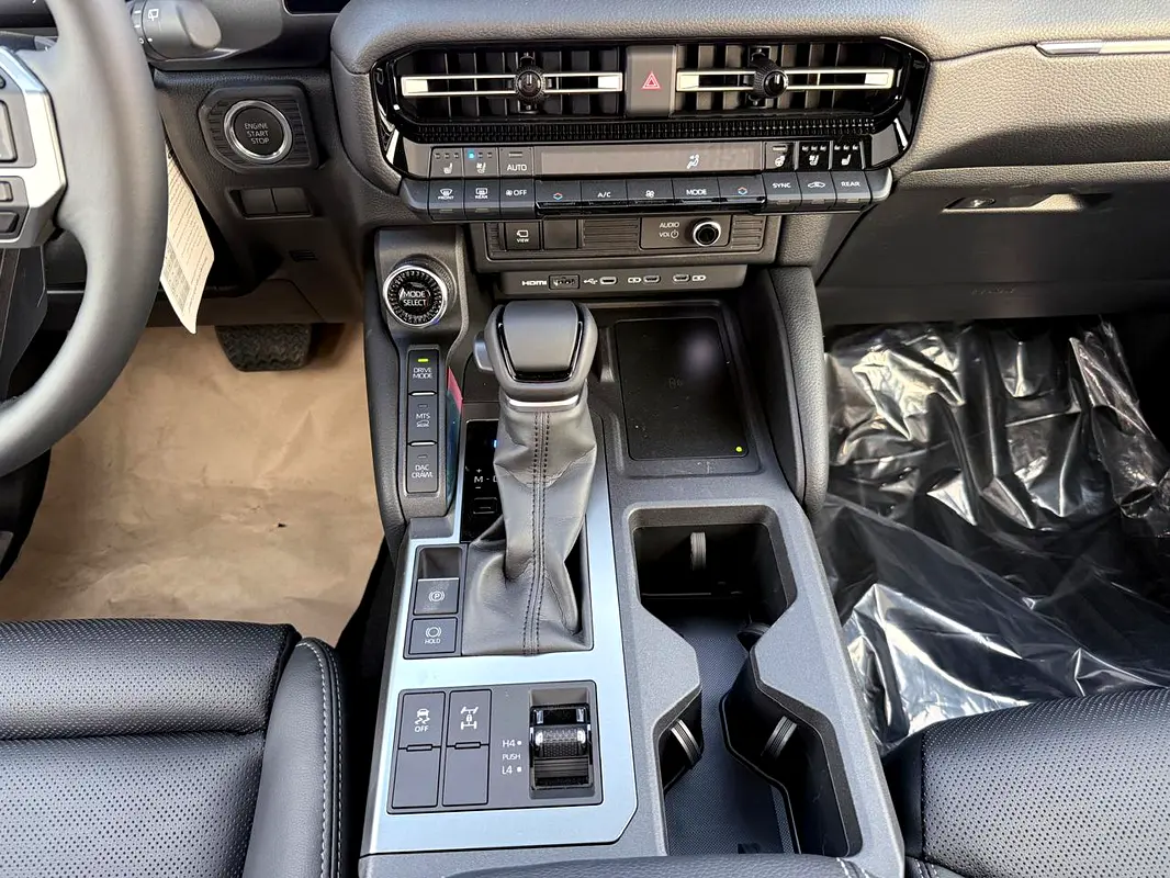 TOYOTA Prado Other 2026 - photo 11 - Import Émirats | International Cars