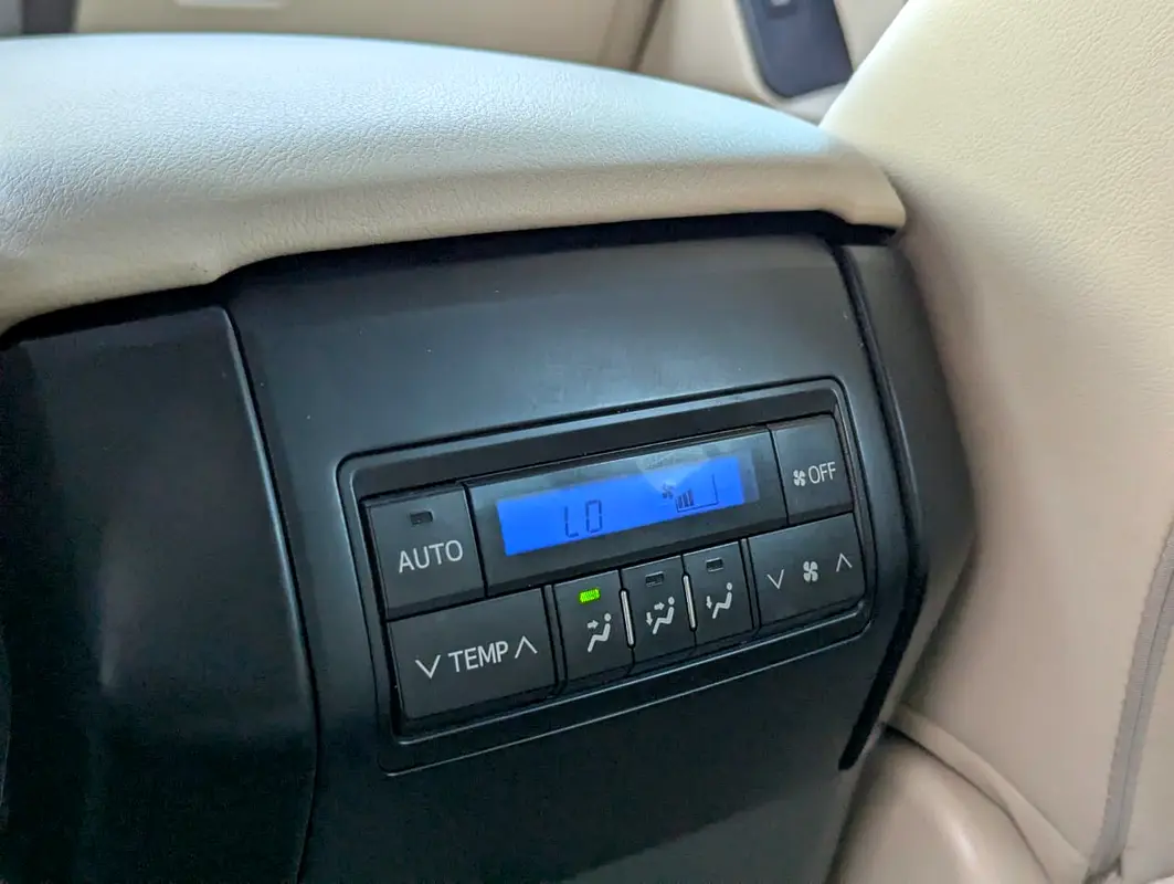 TOYOTA Prado TXL 2022 - photo 8 - Import Émirats | International Cars