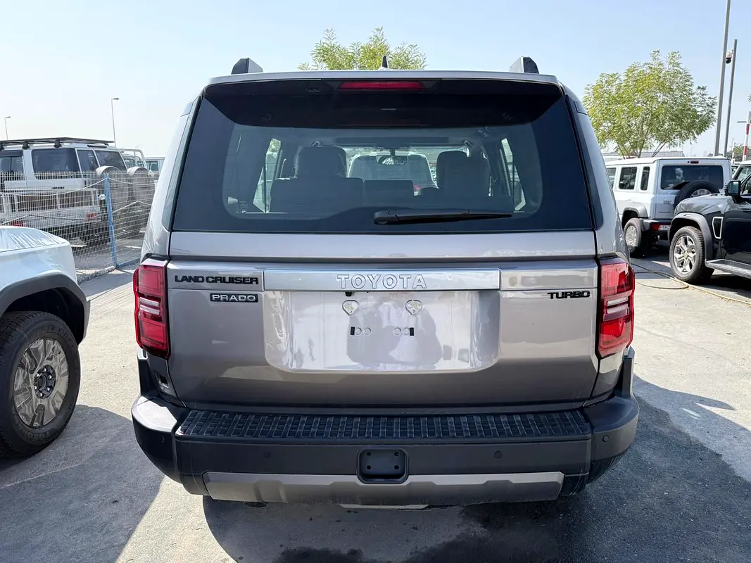 TOYOTA Prado Adventure 2025 - photo 4 - Import Émirats | International Cars