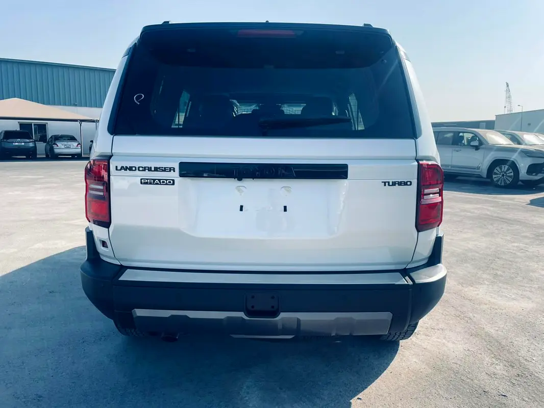 TOYOTA Prado Adventure 2026 - photo 3 - Import Émirats | International Cars