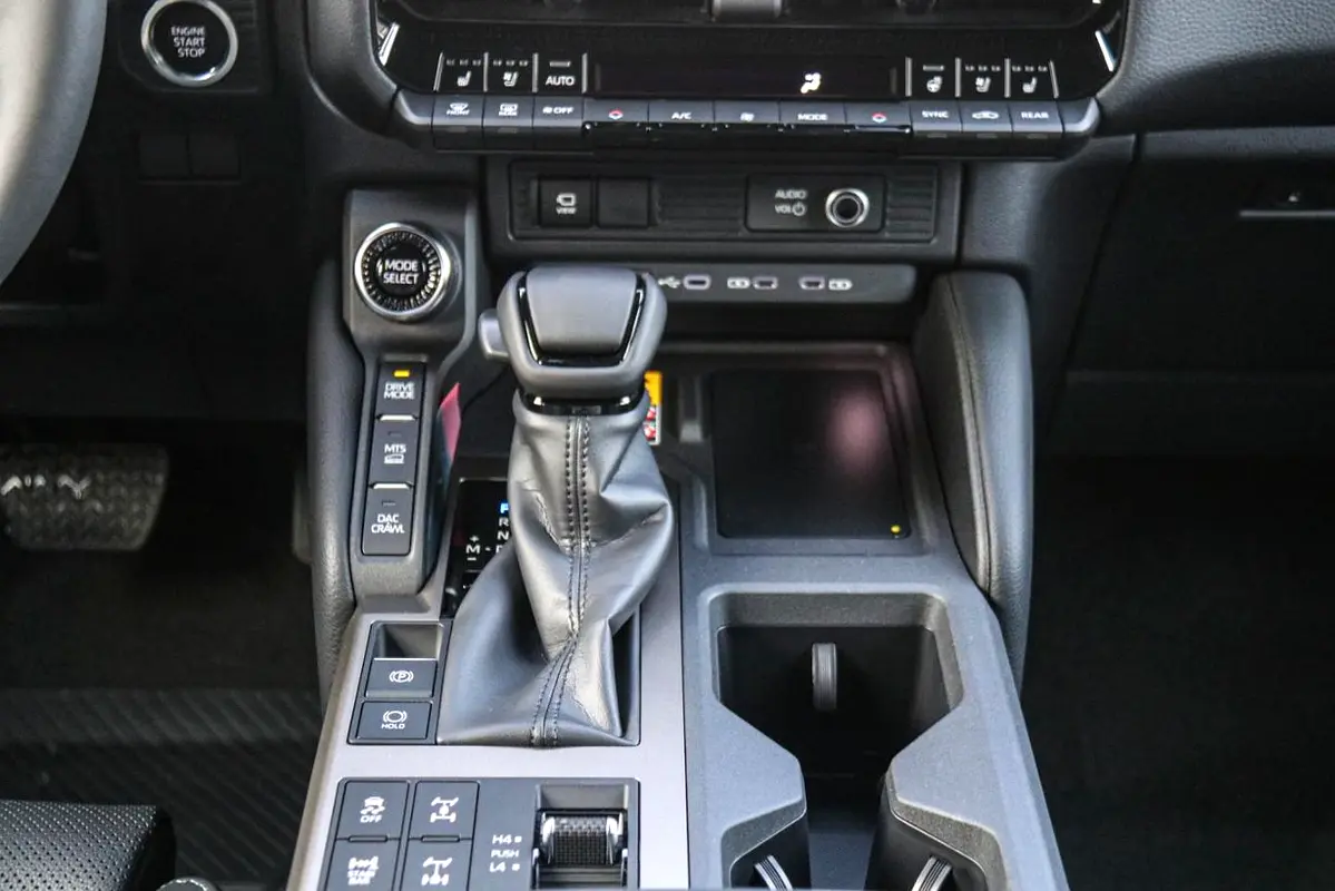 TOYOTA Prado Adventure 2026 - photo 12 - Import Émirats | International Cars