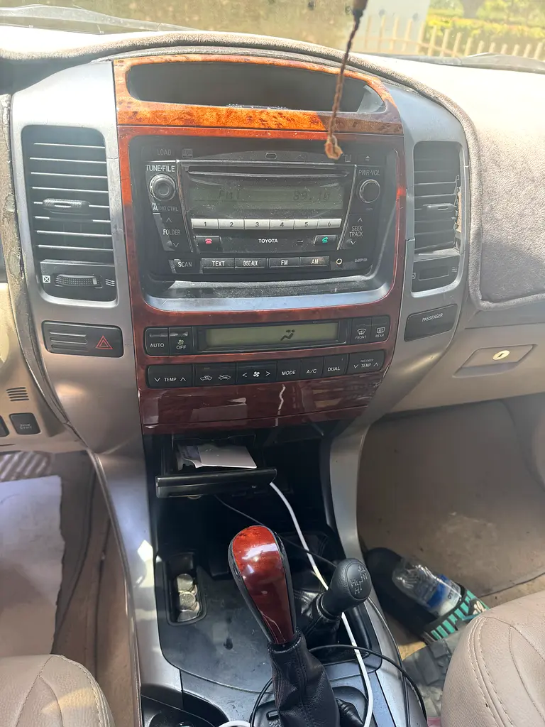 TOYOTA Prado GX 2008 - photo 3 - Import Émirats | International Cars