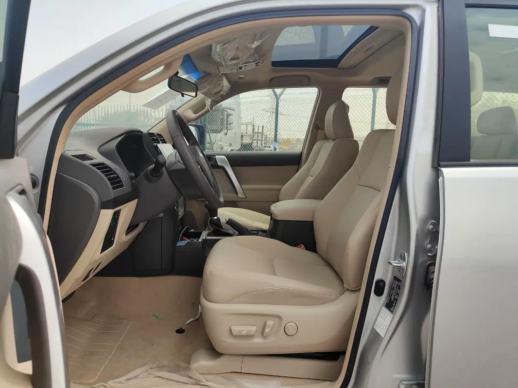 TOYOTA Prado VX 2023 - photo 11 - Import Émirats | International Cars