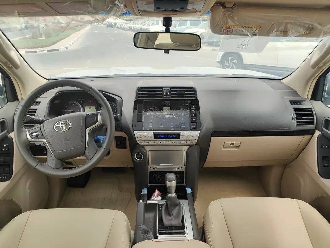 TOYOTA Prado VX 2023 - photo 12 - Import Émirats | International Cars