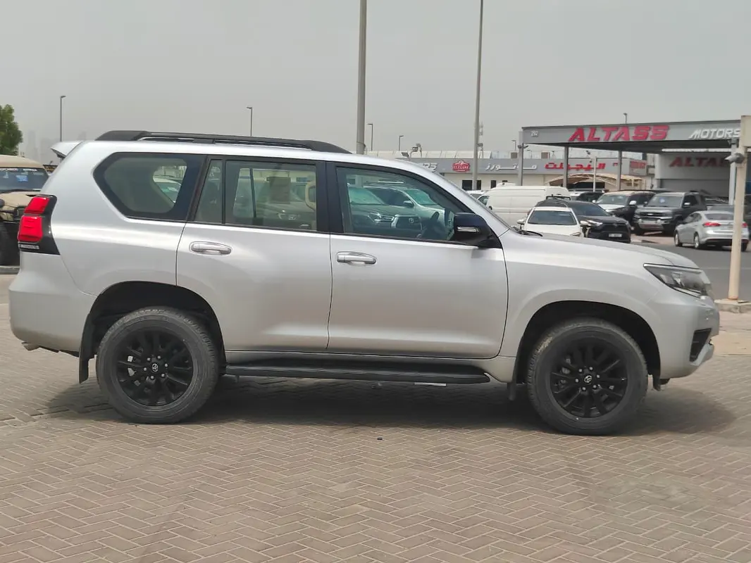 TOYOTA Prado VX 2023 - photo 5 - Import Émirats | International Cars
