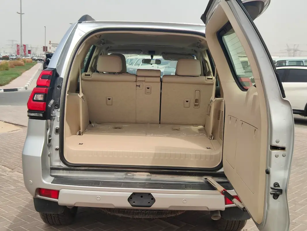 TOYOTA Prado VX 2023 - photo 7 - Import Émirats | International Cars