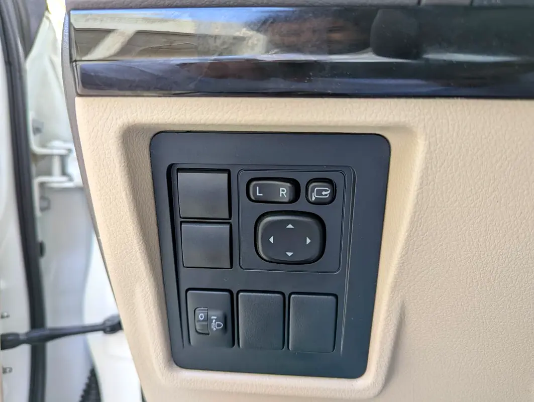 TOYOTA Prado TXL 2023 - photo 12 - Import Émirats | International Cars