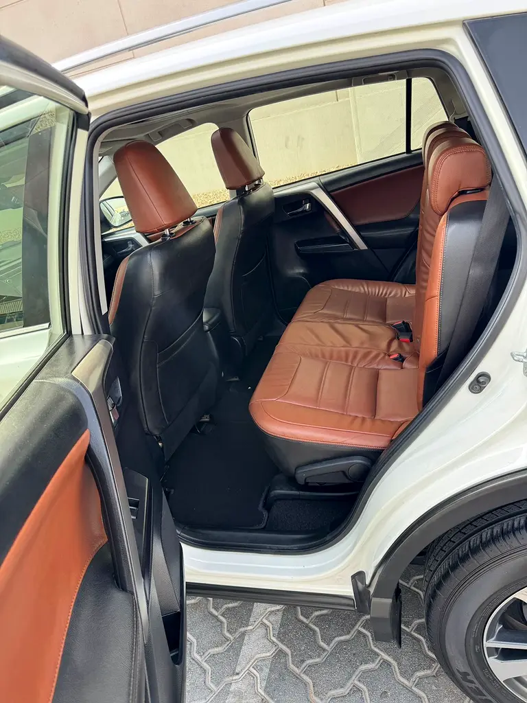 TOYOTA Rav 4 VX 2017 - photo 10 - Import Émirats | International Cars