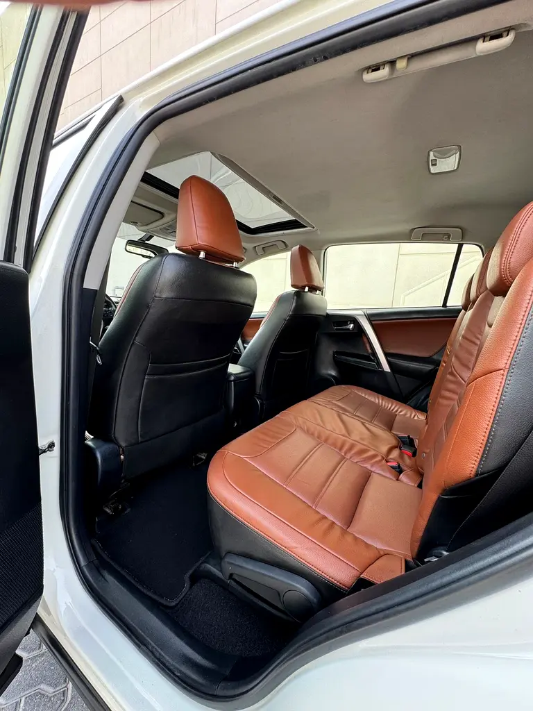 TOYOTA Rav 4 VX 2017 - photo 6 - Import Émirats | International Cars