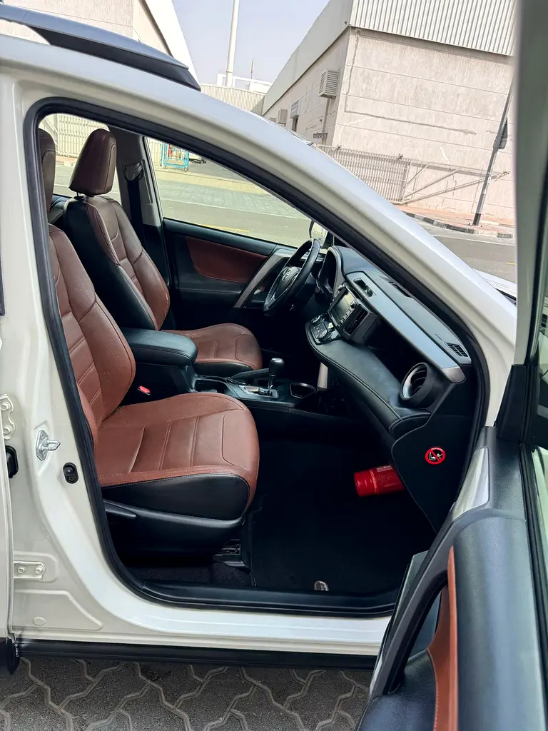 TOYOTA Rav 4 VX 2017 - photo 9 - Import Émirats | International Cars