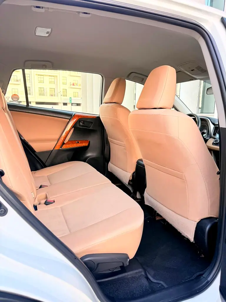 TOYOTA Rav 4 EX 2018 - photo 10 - Import Émirats | International Cars