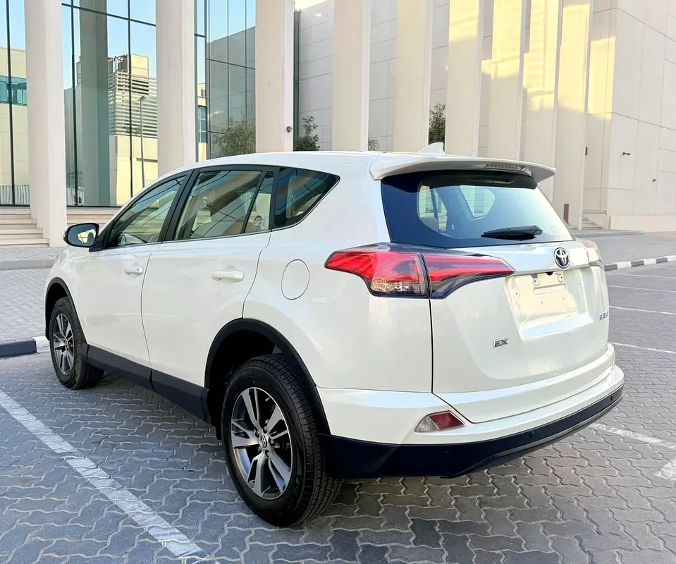 TOYOTA Rav 4 EX 2018 - photo 3 - Import Émirats | International Cars