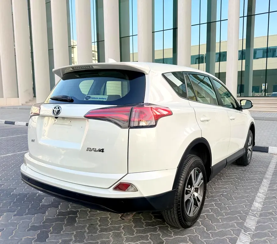 TOYOTA Rav 4 EX 2018 - photo 4 - Import Émirats | International Cars