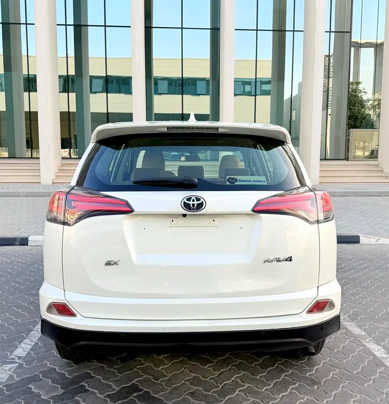 TOYOTA Rav 4 EX 2018 - photo 5 - Import Émirats | International Cars