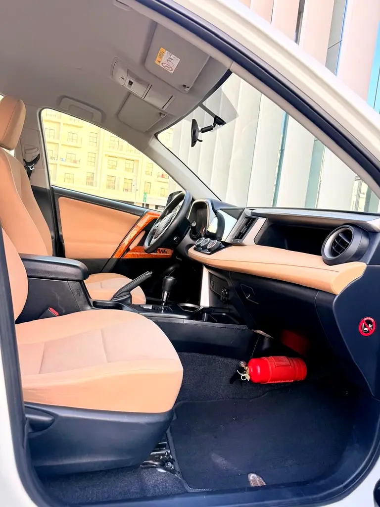 TOYOTA Rav 4 EX 2018 - photo 8 - Import Émirats | International Cars