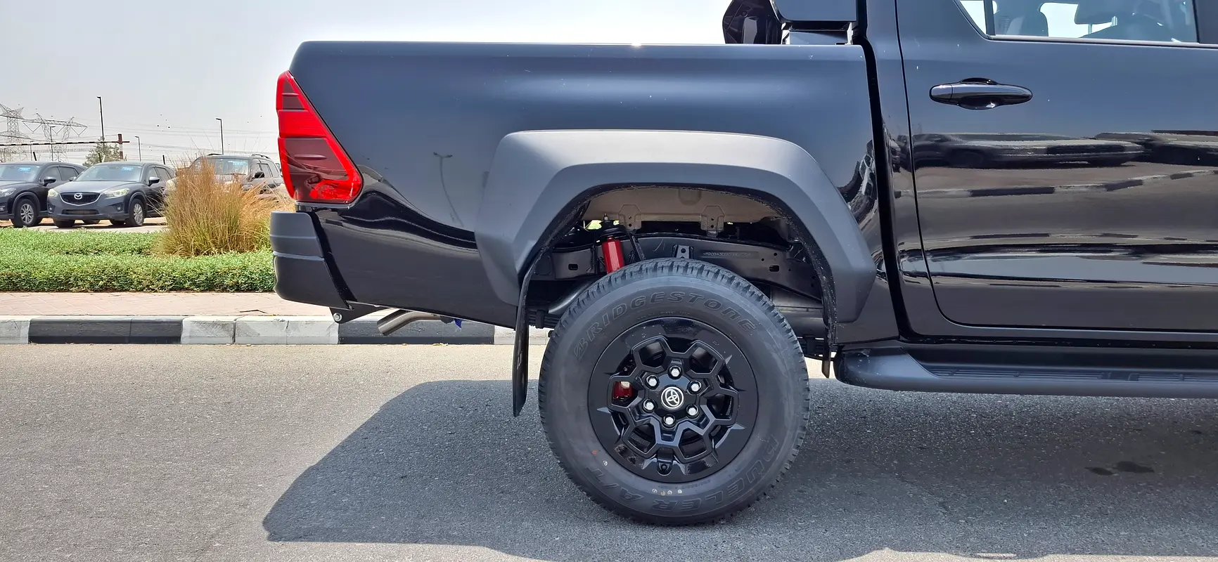 TOYOTA Hilux GR Sport 2025 - photo 12 - Import Émirats | International Cars