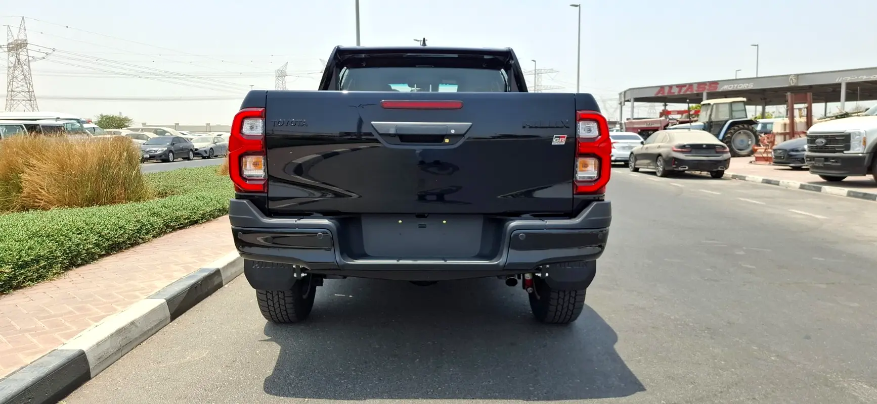 TOYOTA Hilux GR Sport 2025 - photo 4 - Import Émirats | International Cars
