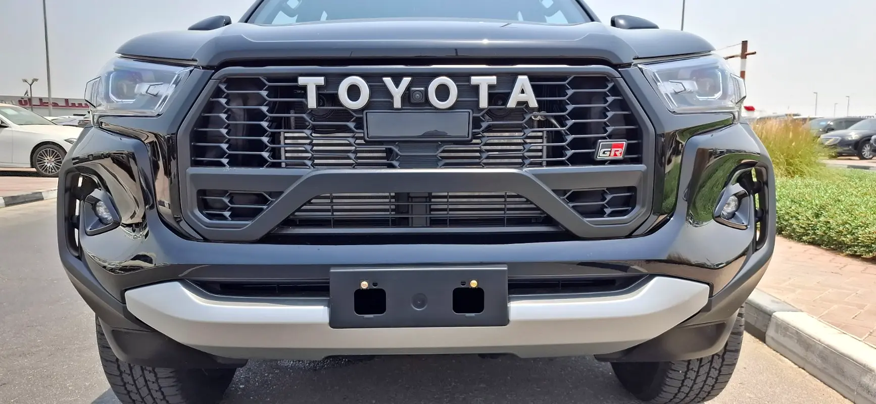 TOYOTA Hilux GR Sport 2025 - photo 7 - Import Émirats | International Cars