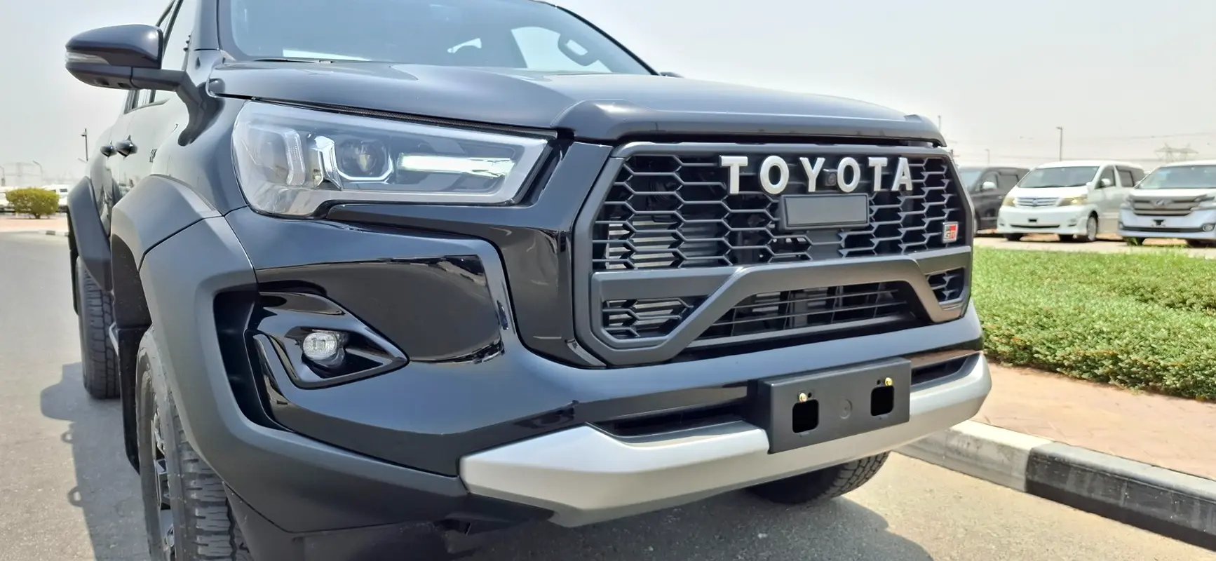 TOYOTA Hilux GR Sport 2025 - photo 8 - Import Émirats | International Cars