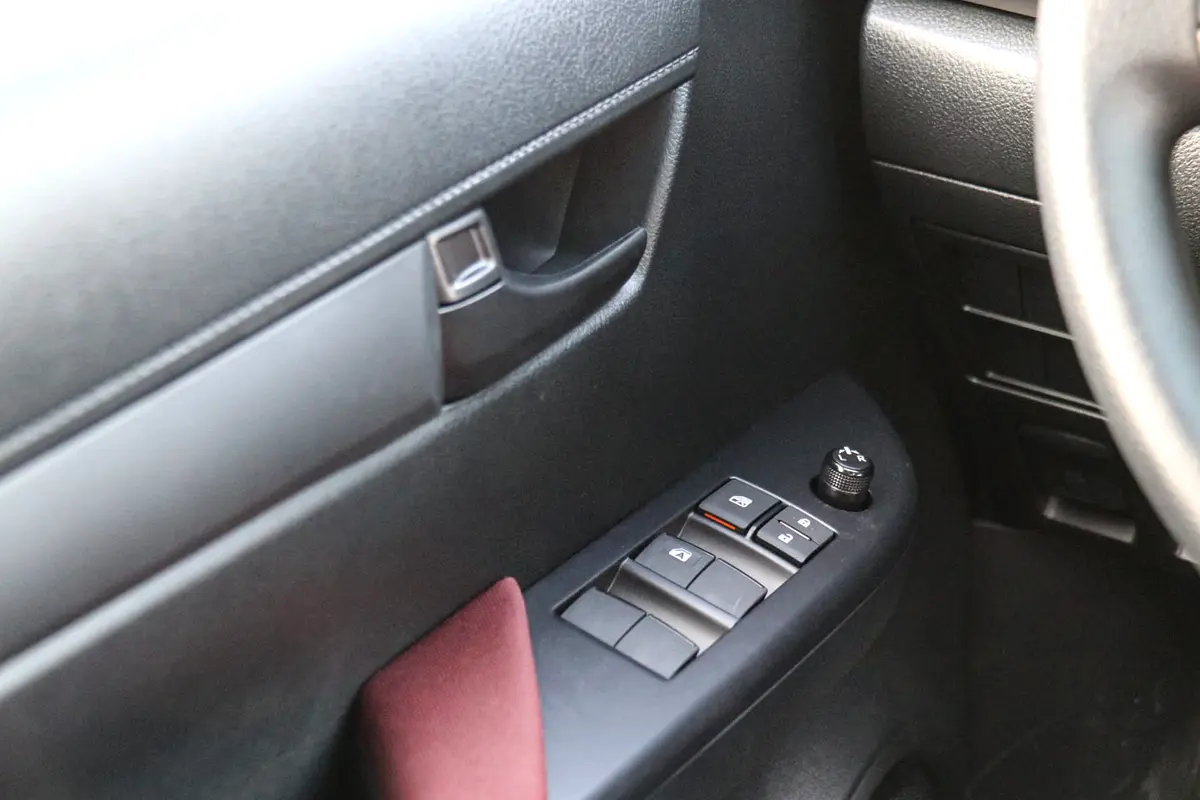 TOYOTA Hilux Other 2025 - photo 8 - Import Émirats | International Cars