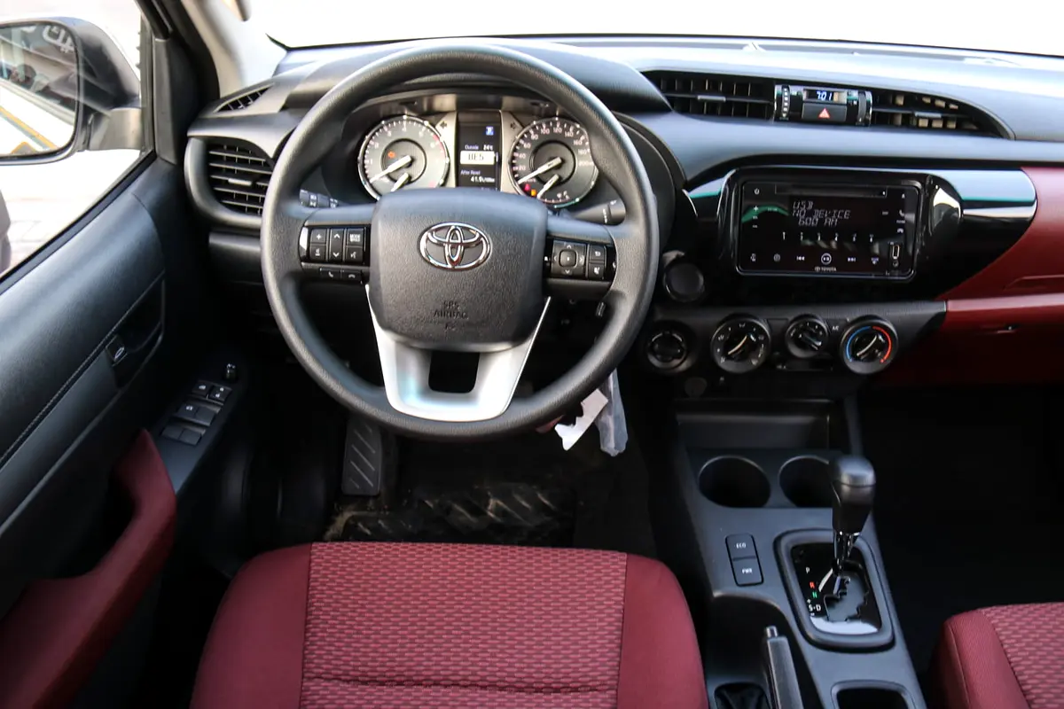 TOYOTA Hilux Other 2025 - photo 9 - Import Émirats | International Cars