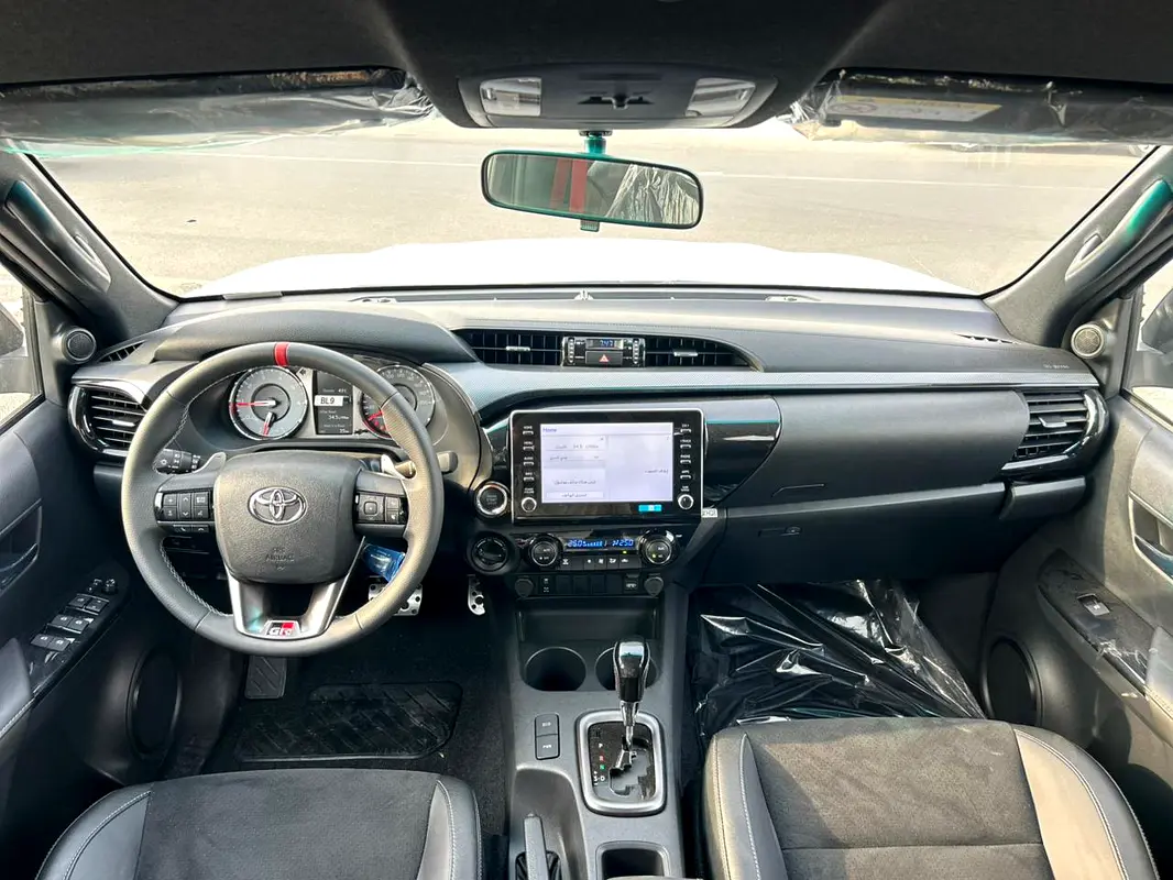 TOYOTA Hilux GR Sport 2025 - photo 12 - Import Émirats | International Cars