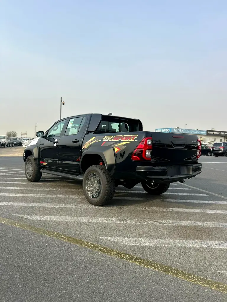 TOYOTA Hilux GR Sport 2025 - photo 6 - Import Émirats | International Cars