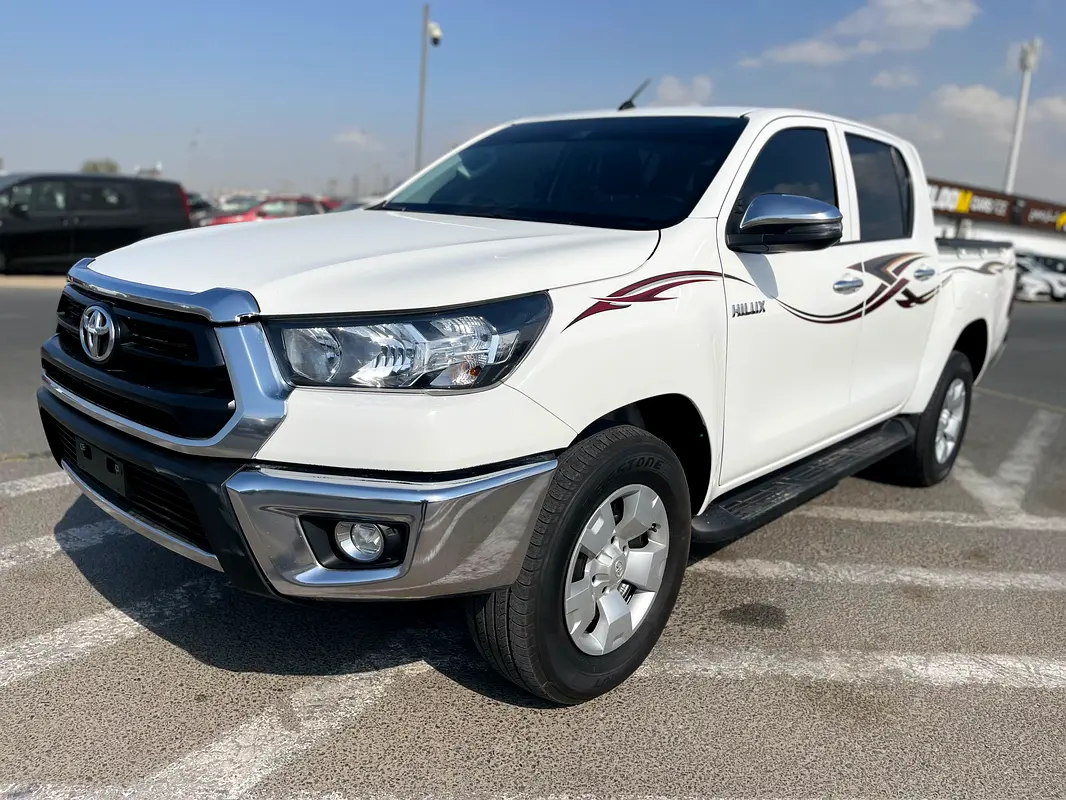 TOYOTA Hilux Double Cab DLX