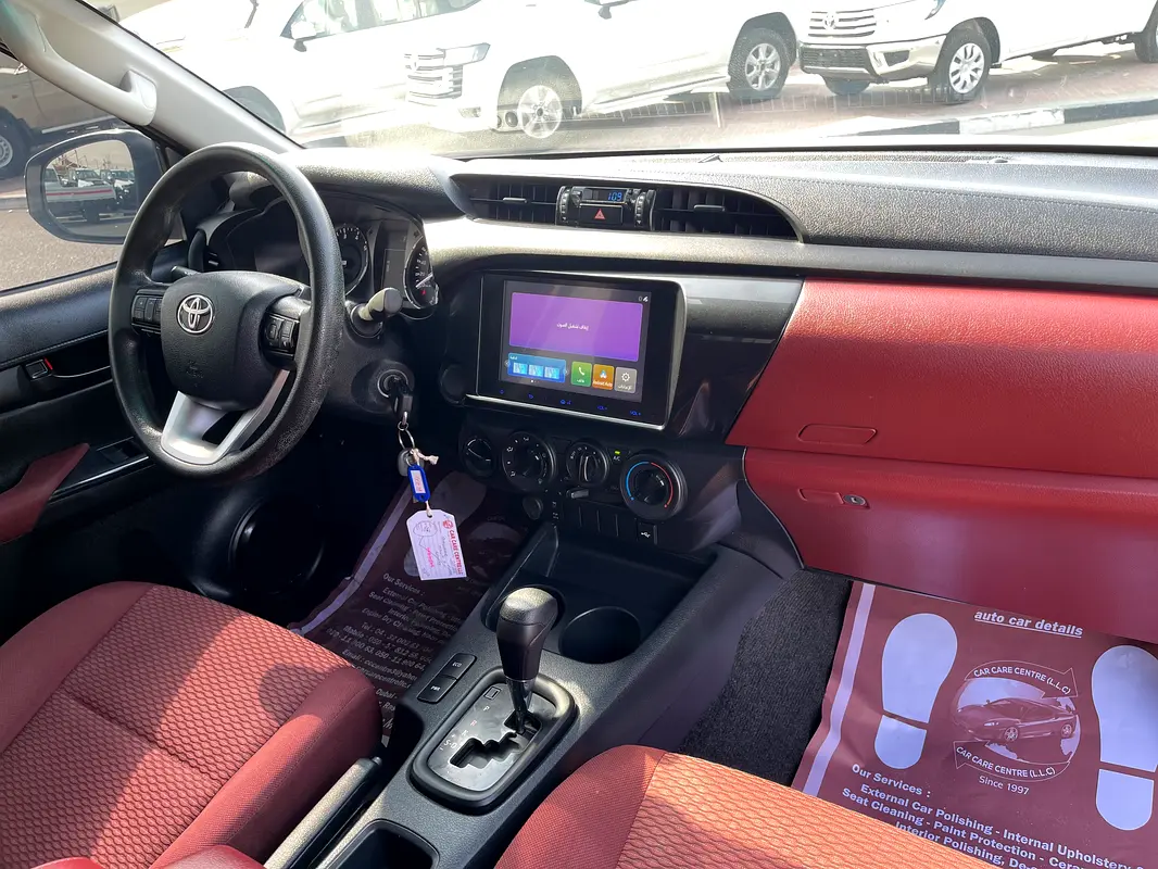 TOYOTA Hilux Double Cab DLX 2025 - photo 11 - Import Émirats | International Cars