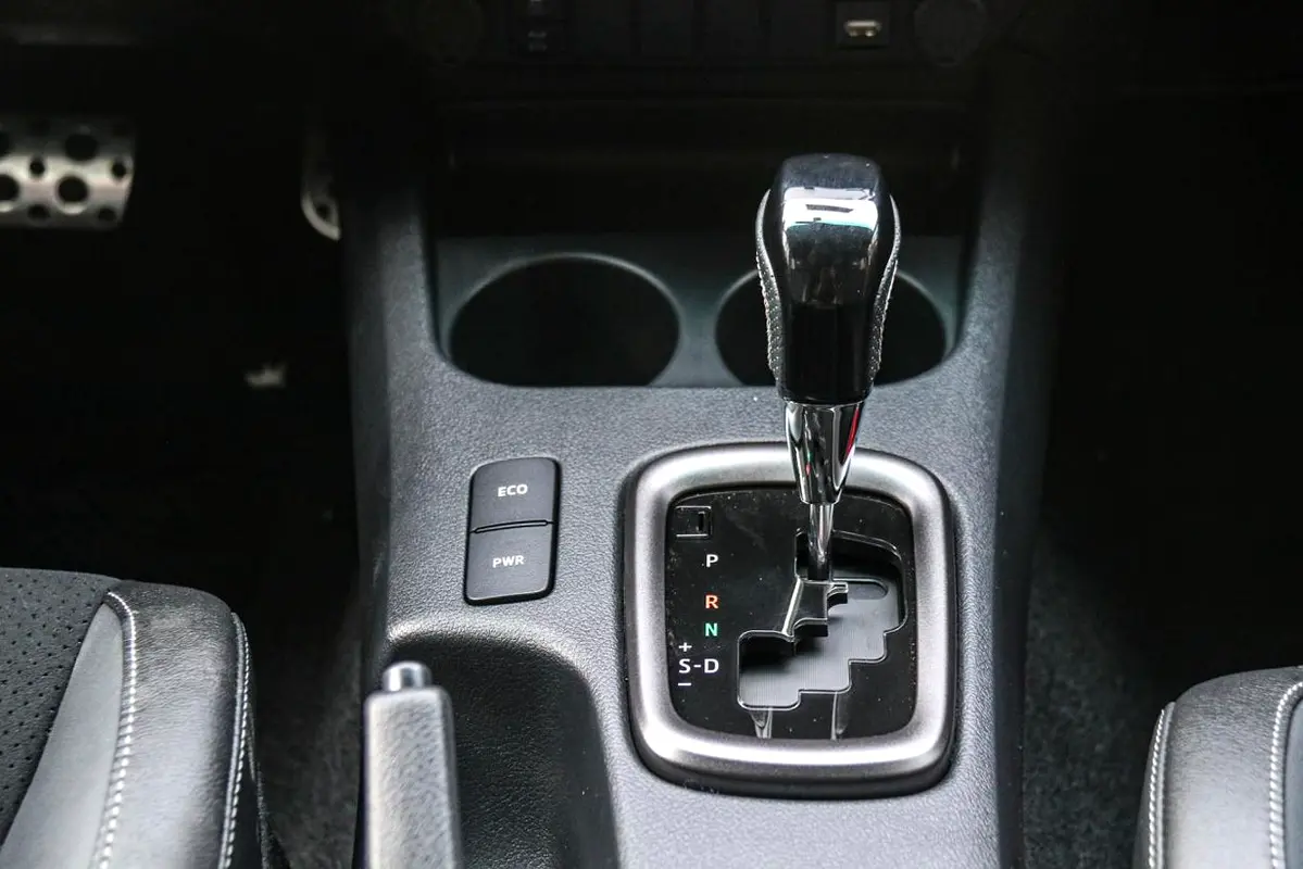 TOYOTA Hilux GR Sport 2026 - photo 12 - Import Émirats | International Cars