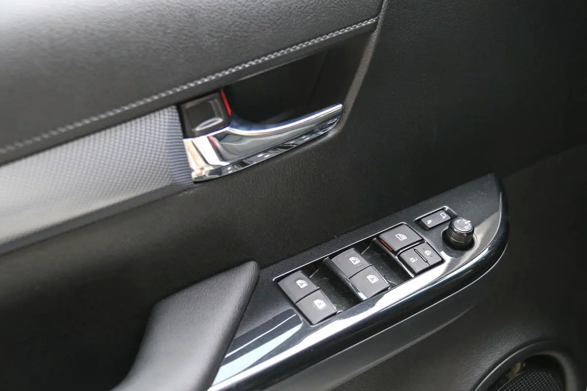 TOYOTA Hilux GR Sport 2026 - photo 6 - Import Émirats | International Cars