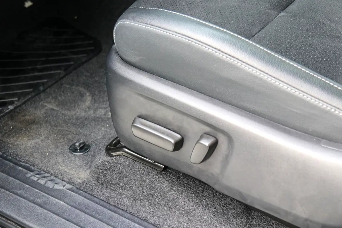 TOYOTA Hilux GR Sport 2026 - photo 8 - Import Émirats | International Cars