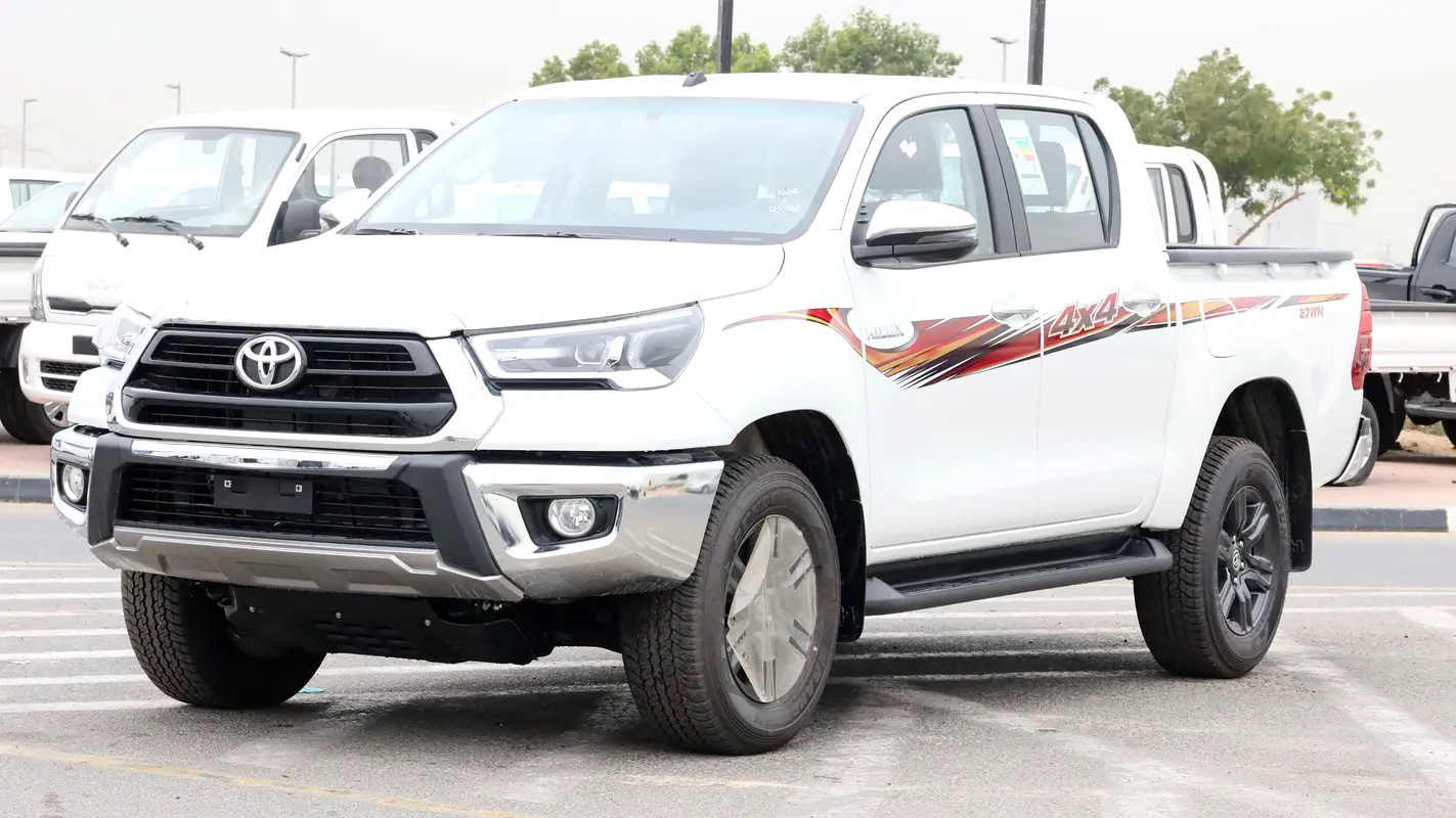 TOYOTA Hilux SR5 2026