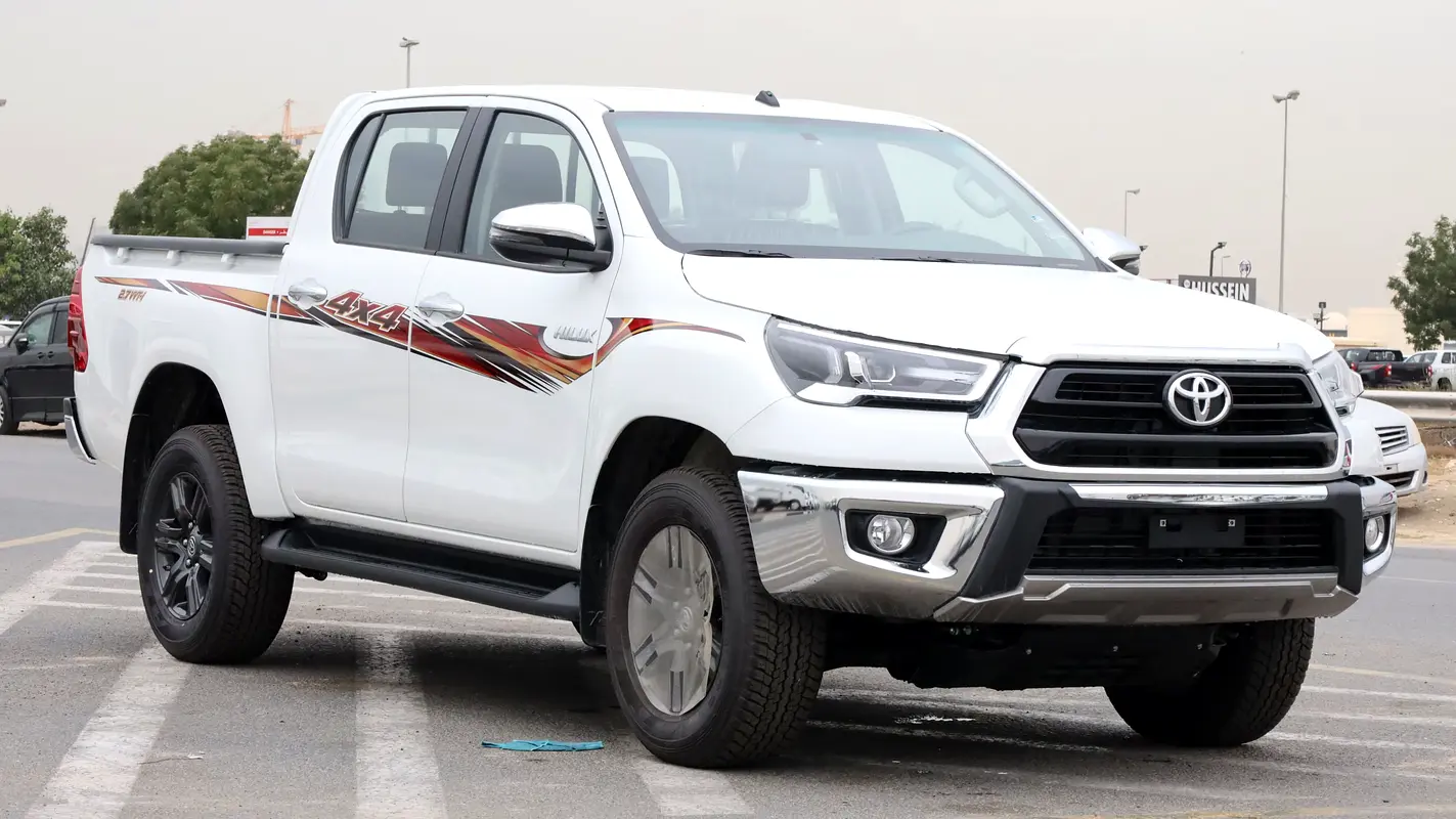 TOYOTA Hilux SR5 2026 - photo 2 - Import Émirats | International Cars