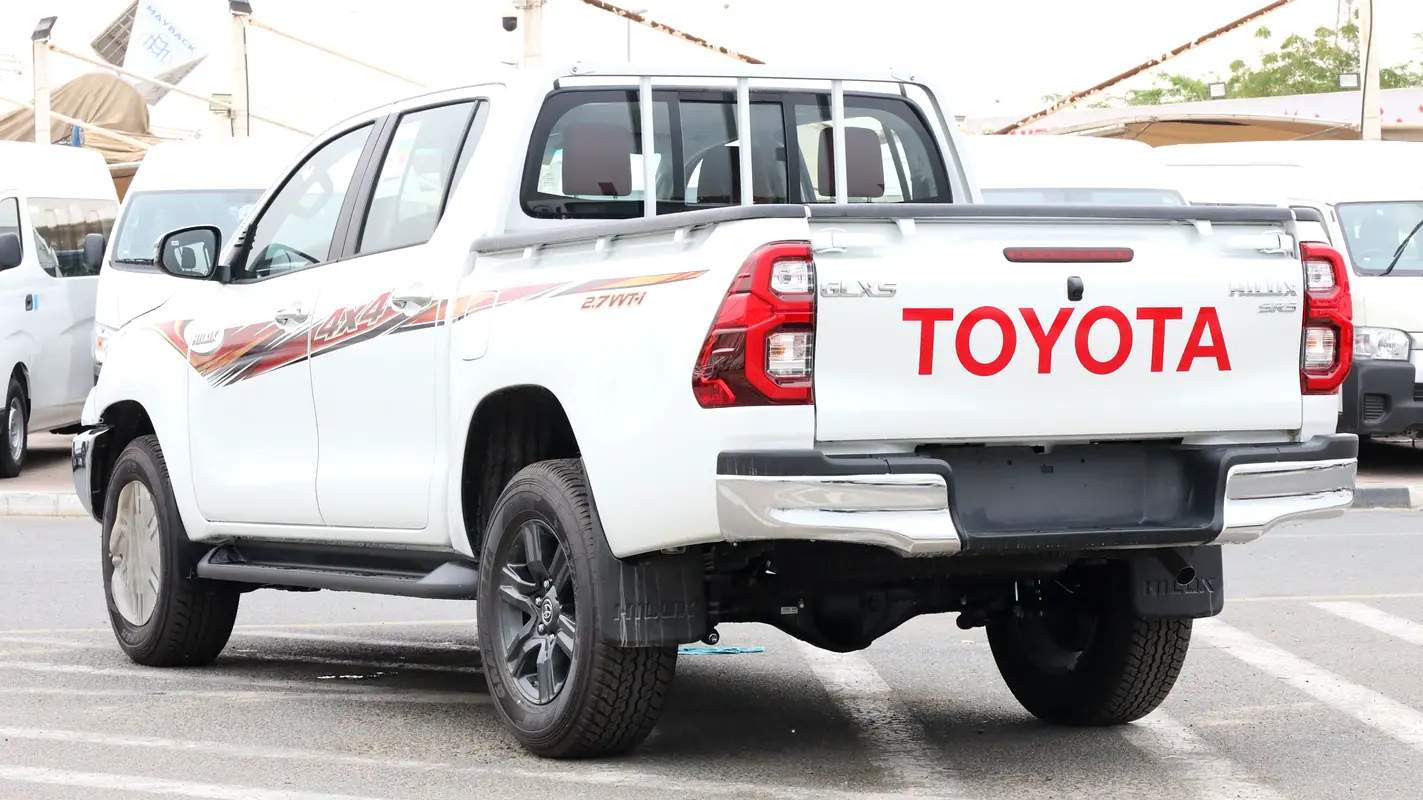 TOYOTA Hilux SR5 2026 - photo 6 - Import Émirats | International Cars