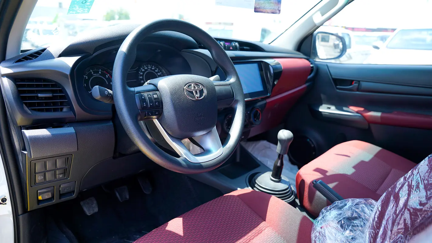 TOYOTA Hilux Double Cab GL 2026 - photo 11 - Import Émirats | International Cars