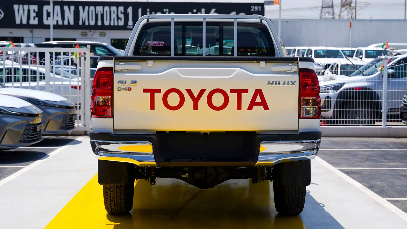 TOYOTA Hilux Double Cab GL 2026 - photo 8 - Import Émirats | International Cars