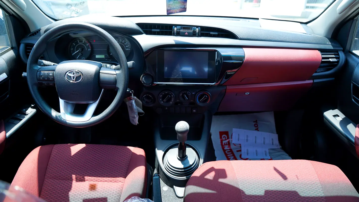 TOYOTA Hilux Double Cab GL 2026 - photo 9 - Import Émirats | International Cars