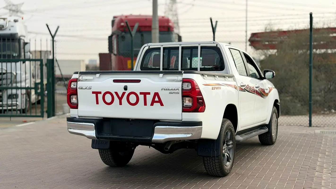 TOYOTA Hilux SR5 2026 - photo 4 - Import Émirats | International Cars