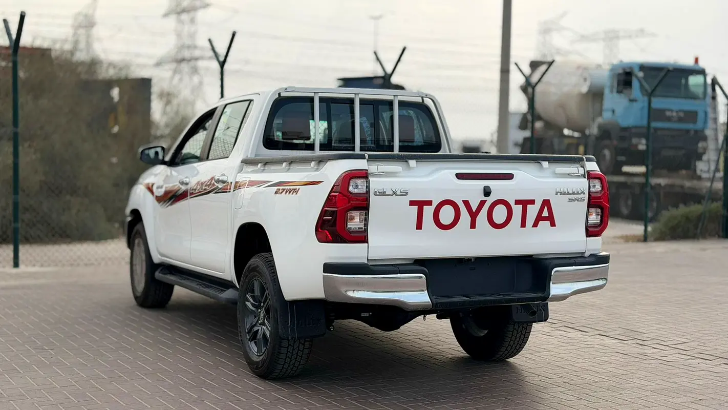 TOYOTA Hilux SR5 2026 - photo 6 - Import Émirats | International Cars