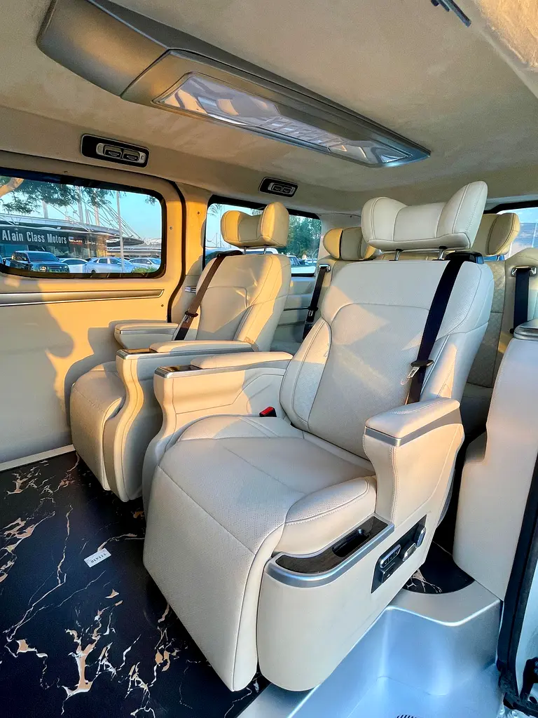 TOYOTA Hiace Other 2023 - photo 12 - Import Émirats | International Cars