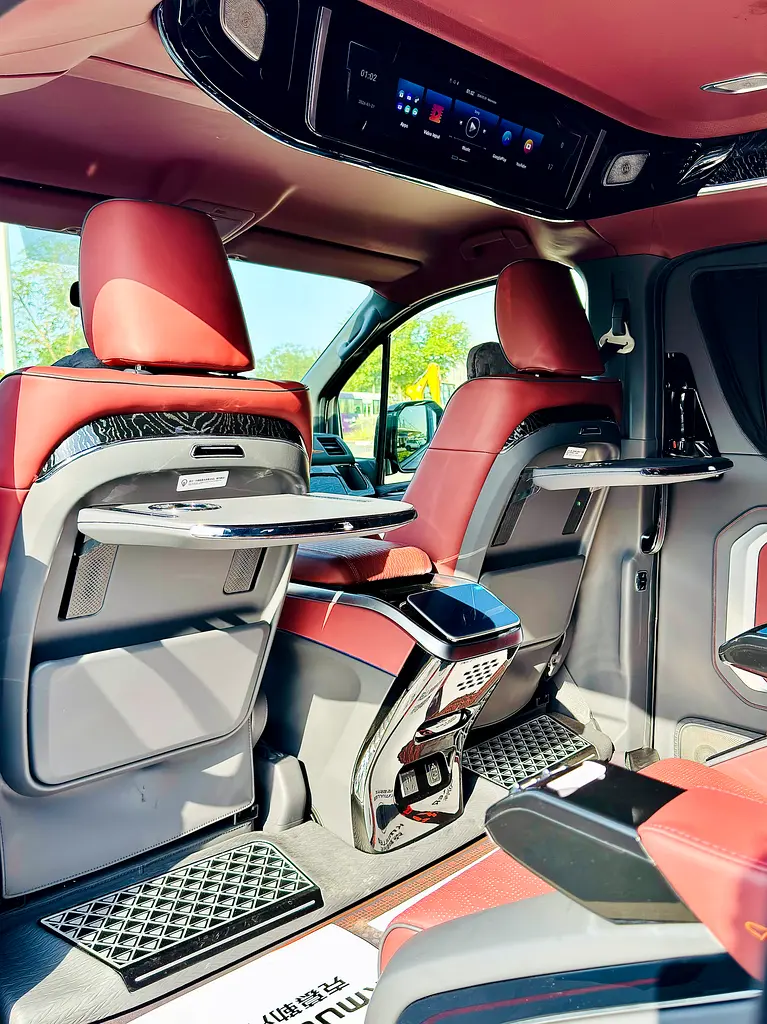 TOYOTA Hiace Other 2025 - photo 12 - Import Émirats | International Cars