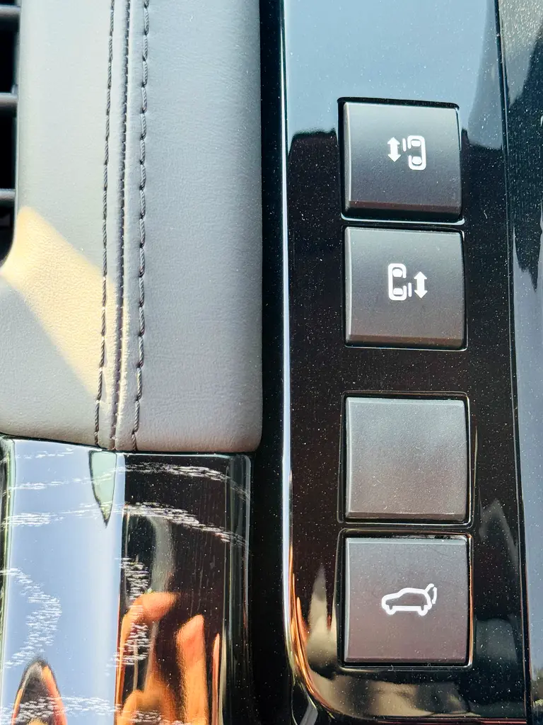 TOYOTA Hiace Other 2025 - photo 6 - Import Émirats | International Cars