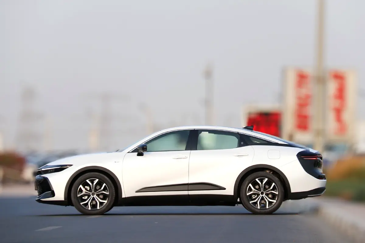 TOYOTA Crown Other 2026 - photo 3 - Import Émirats | International Cars