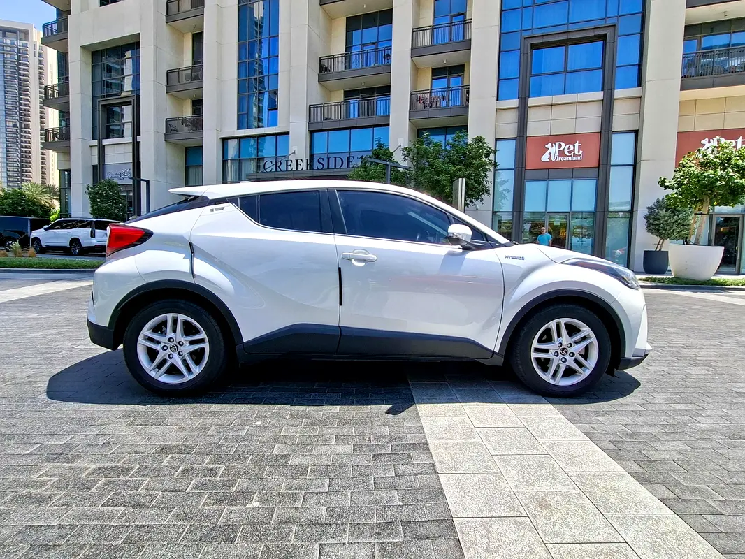 TOYOTA C-HR VX 2022 - photo 4 - Import Émirats | International Cars