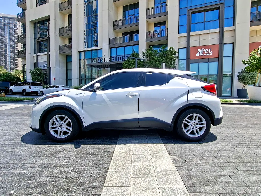 TOYOTA C-HR VX 2022 - photo 5 - Import Émirats | International Cars