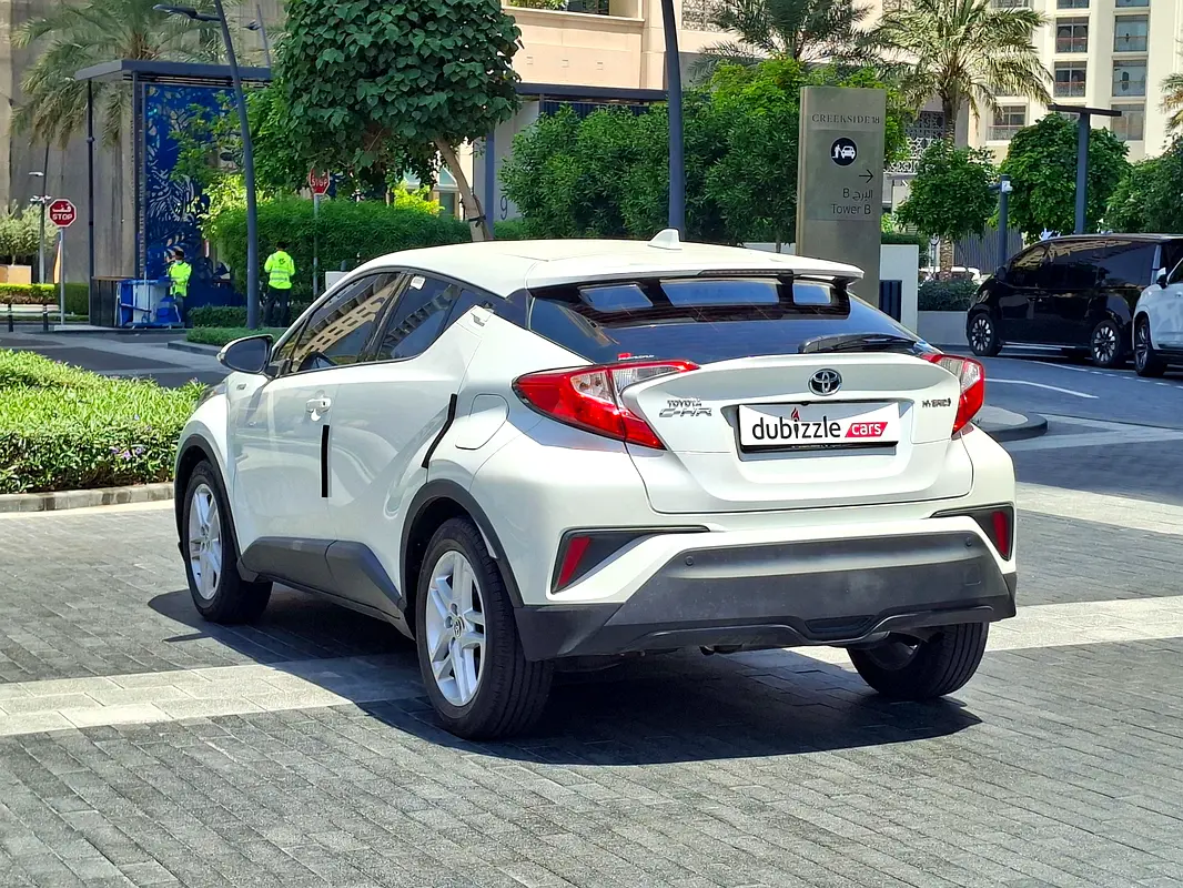 TOYOTA C-HR VX 2022 - photo 8 - Import Émirats | International Cars