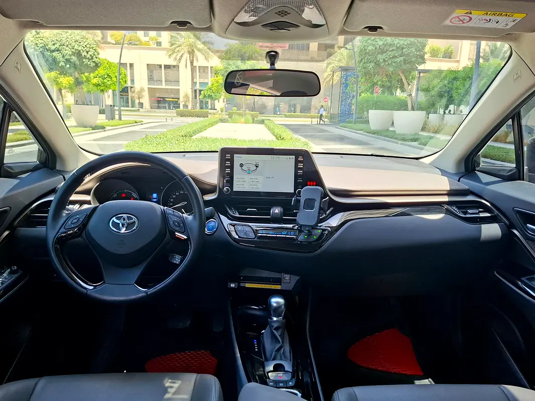 TOYOTA C-HR VX 2022 - photo 9 - Import Émirats | International Cars
